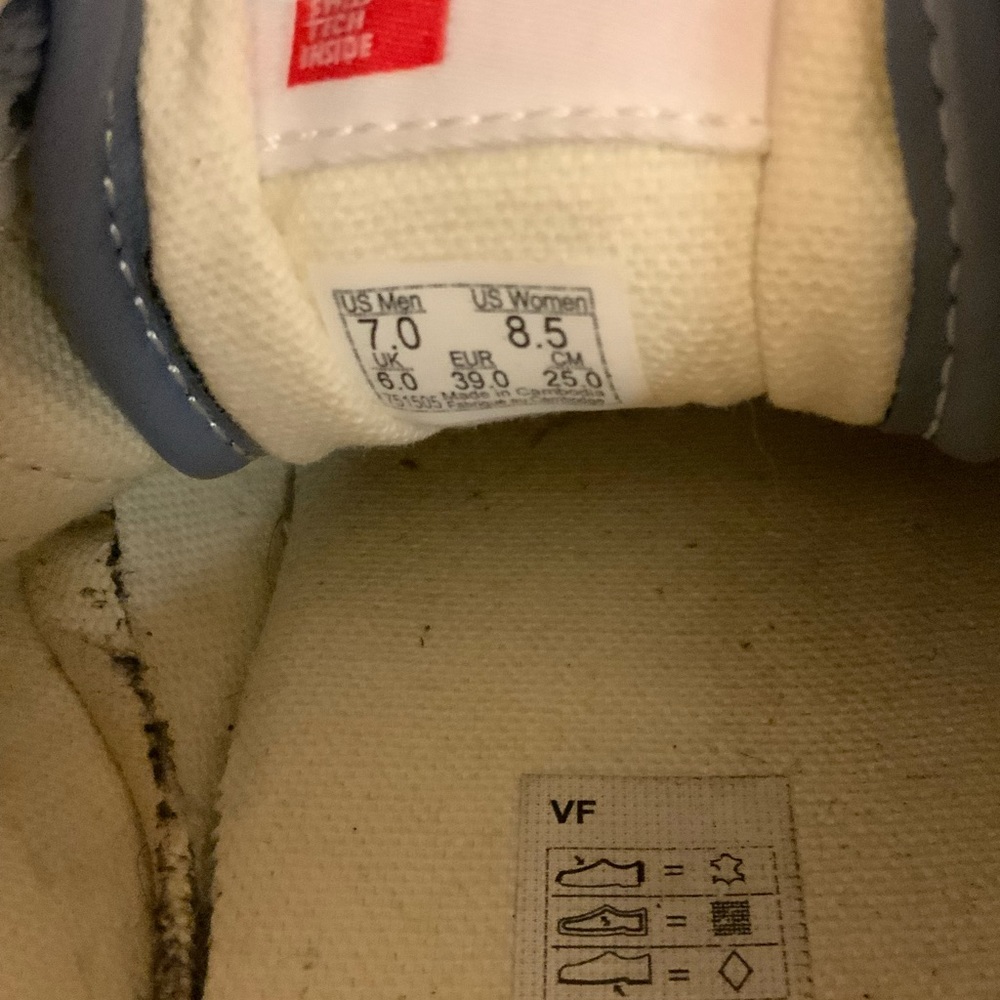 VANS - Picture 6 of 8